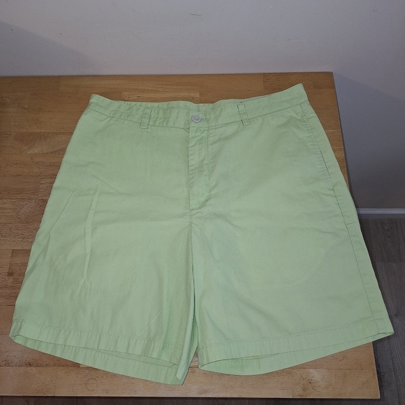 A bundle of Vineyard Vines men shorts in a size 34. Pre-loved in great shape. - Picture 10 of 16